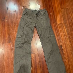 brand new brandy Melville cargos.!